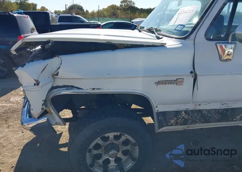 1987 GMC Jimmy V15 из США, поврежденный, VIN 1GKEV18K3HF530656